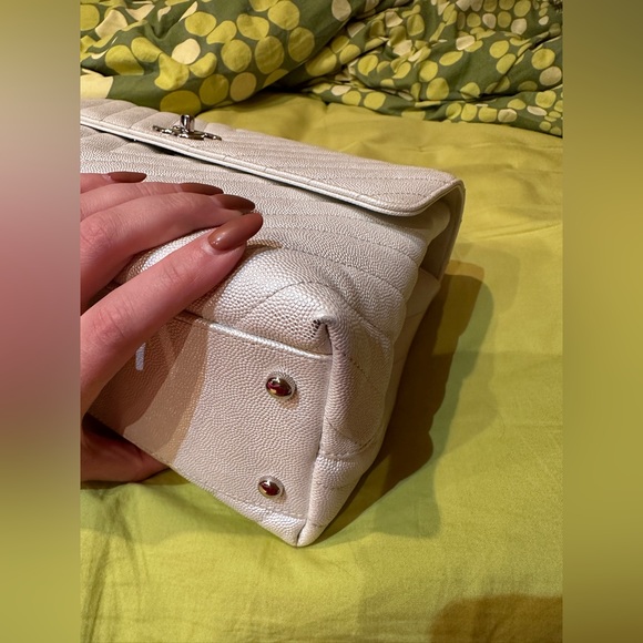 Chanel pearlescent white coco handle medium/large size. - Picture 3 of 16